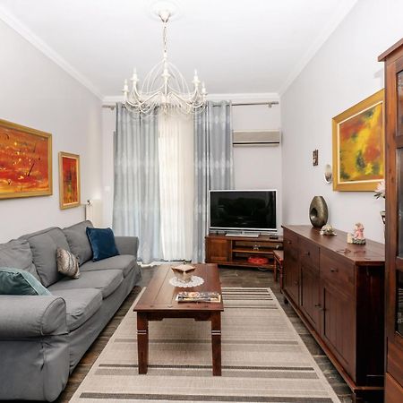 Charming & Authentic Gem - Walk To Port & Shops! Lejlighed Patras Eksteriør billede