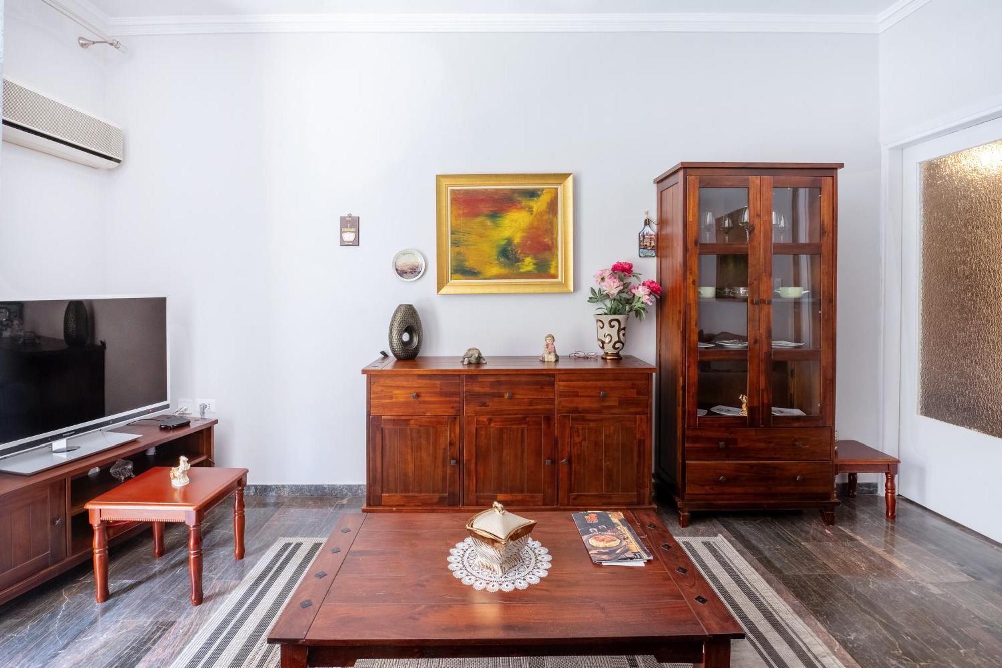 Charming & Authentic Gem - Walk To Port & Shops! Lejlighed Patras Eksteriør billede