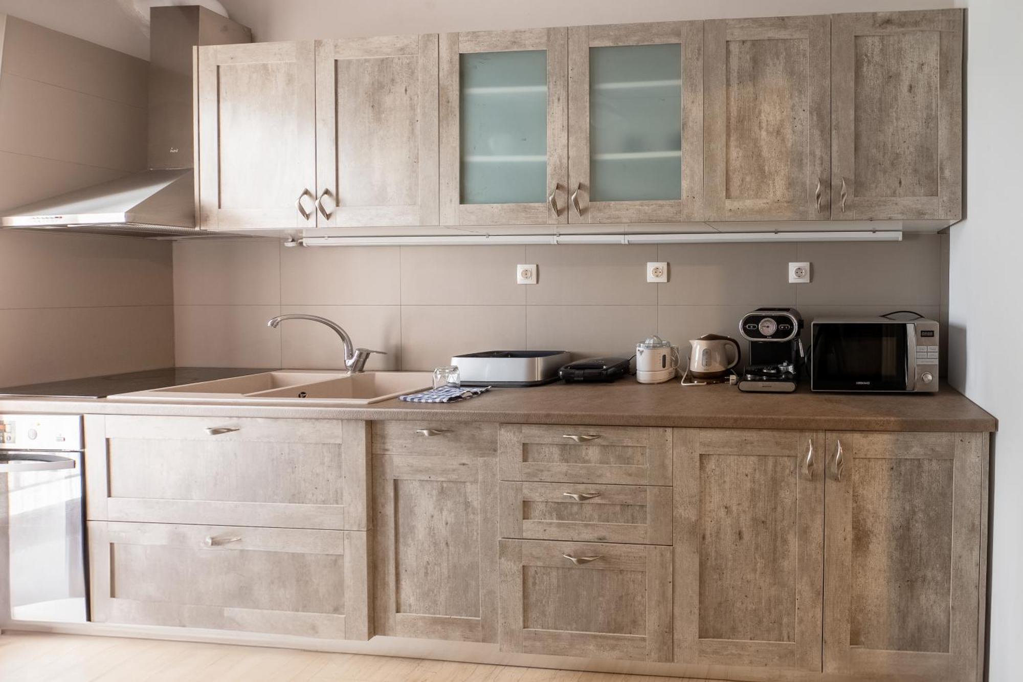 Charming & Authentic Gem - Walk To Port & Shops! Lejlighed Patras Eksteriør billede